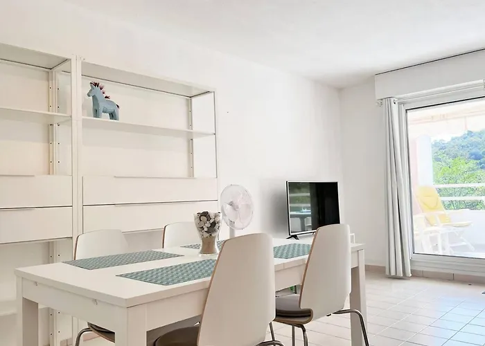 Ce050-a010 Appt 3 Pieces 4 Couchages Cavaliere Apartman